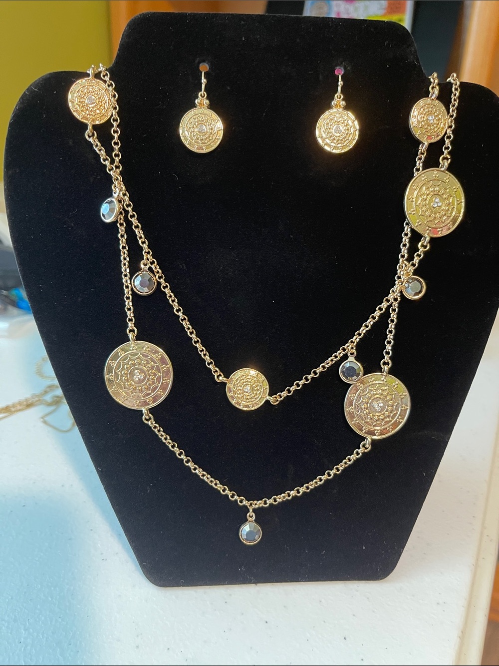 Gold Multi-Disc Layered Necklace with Drop Earrings